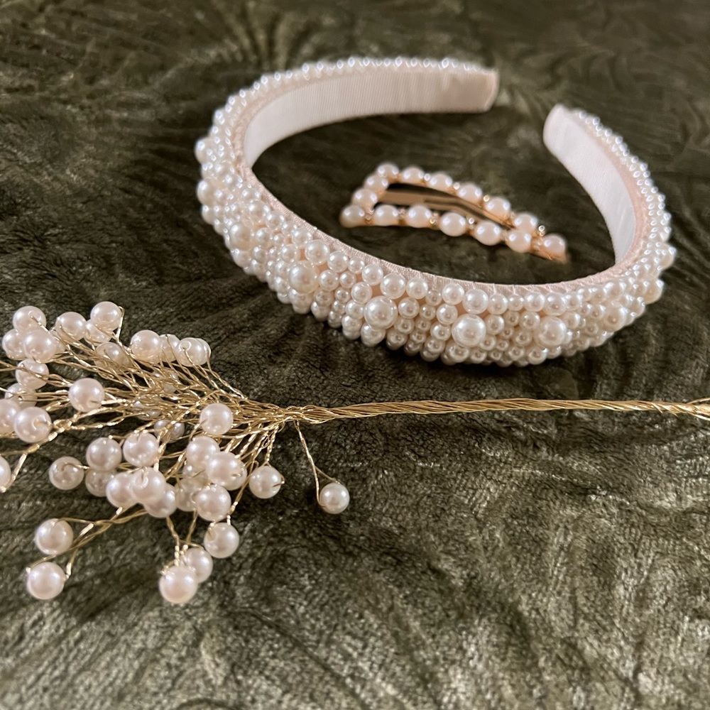 Bride hair accessories